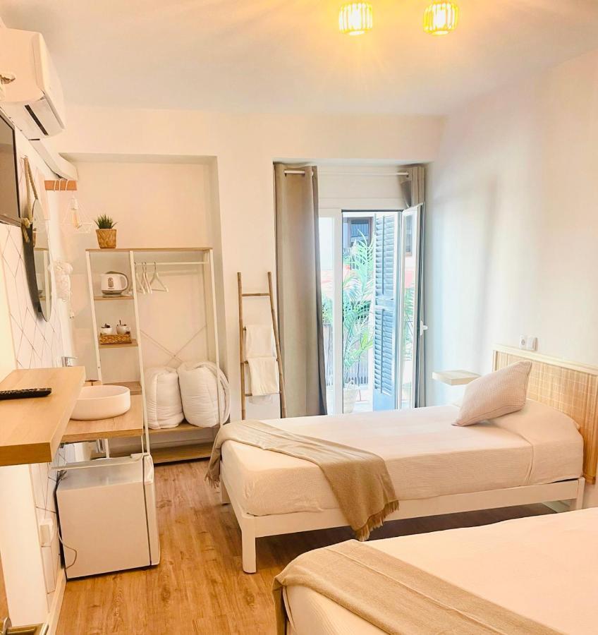 La Bartola Guesthouse อิบิซาทาวน์ ภายนอก รูปภาพ